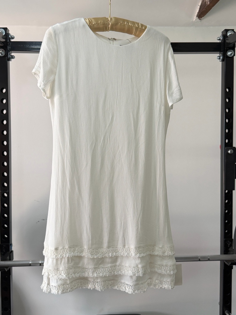 Lulu's Ivory Short Sleeve Textured Tunic with Lace Hem
